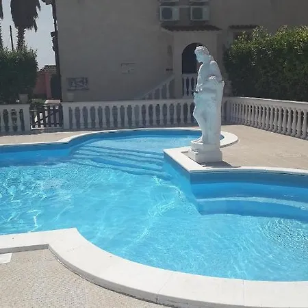 Vila Adriana
